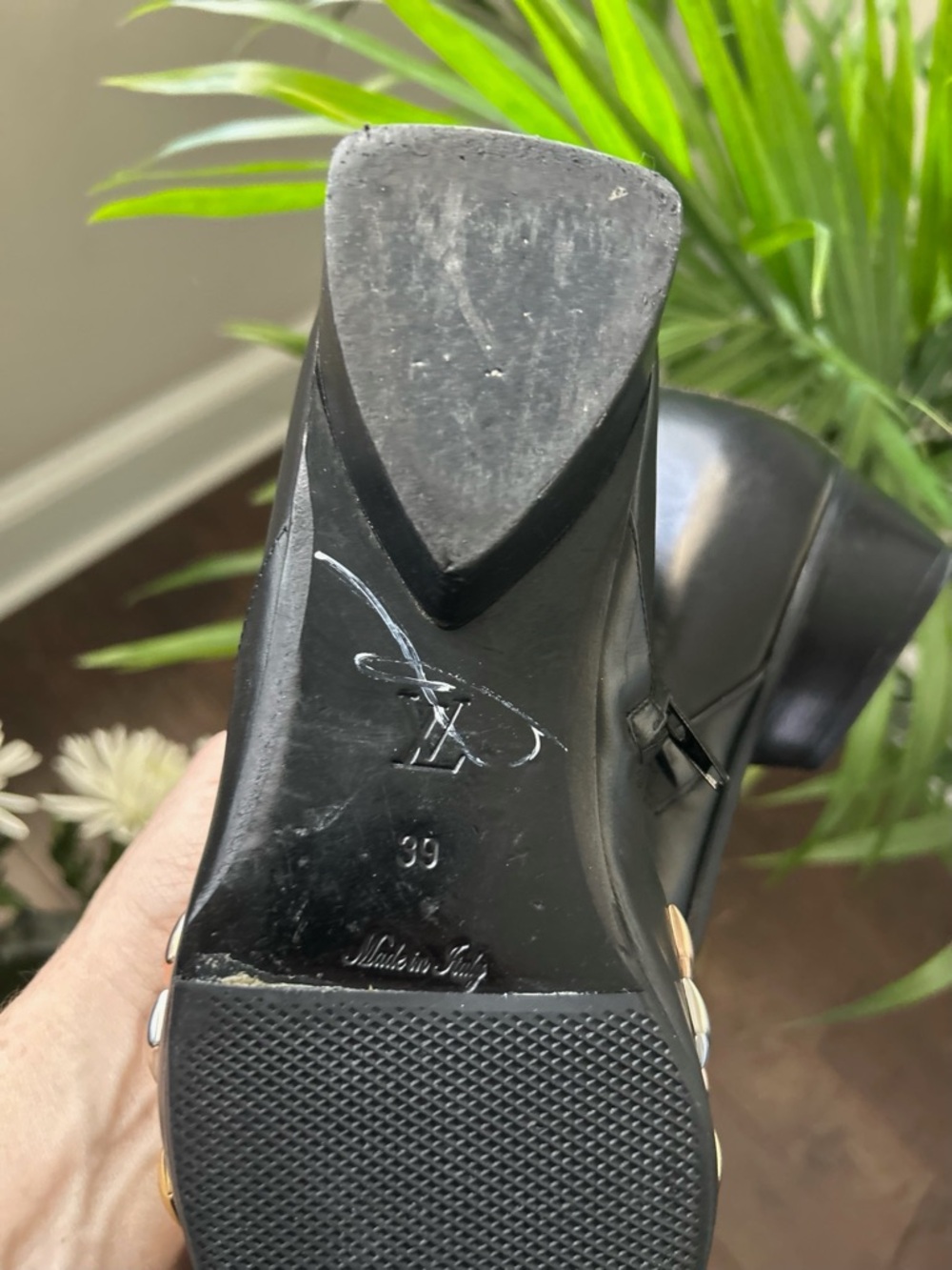 Louis Vuitton Black Leather Studded Ankle Boots  – Size 39 - Picture 7 of 15